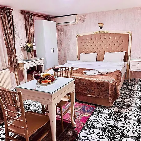 Alhambra Hotel apartamentowy 3*
