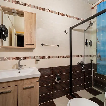 Aparthotel Alhambra 4*