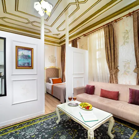 Alhambra Aparthotel