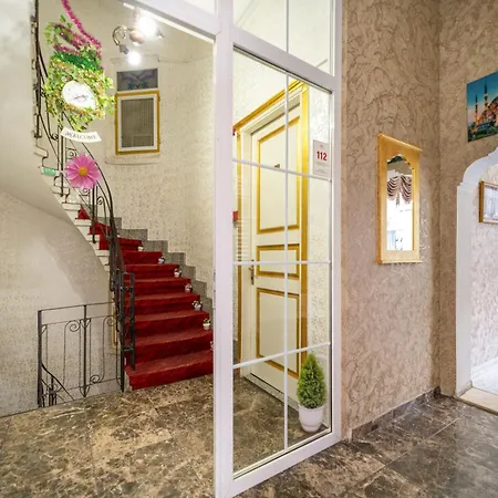 Alhambra 3*