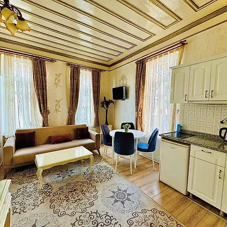 Apartmanhotel Alhambra 4*