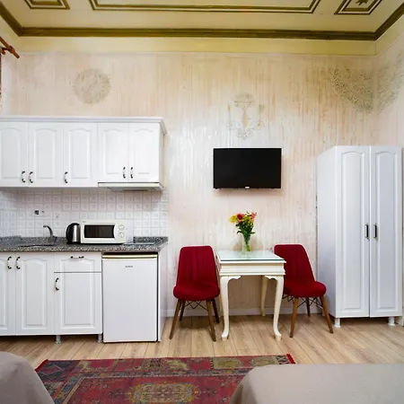 Apart-hotel Alhambra 4*