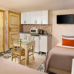 Alhambra Apartmanhotel 4*
