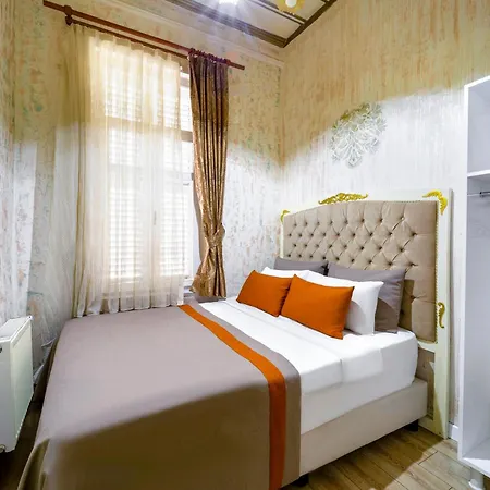Alhambra Lägenhetshotell 4*