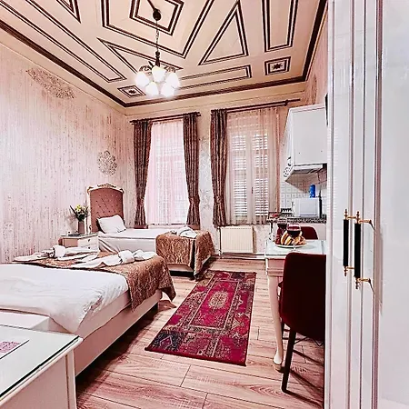 Lägenhetshotell Alhambra 4*