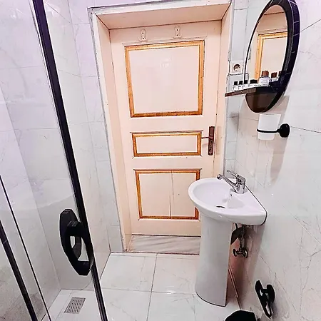 Alhambra Lägenhetshotell 4*